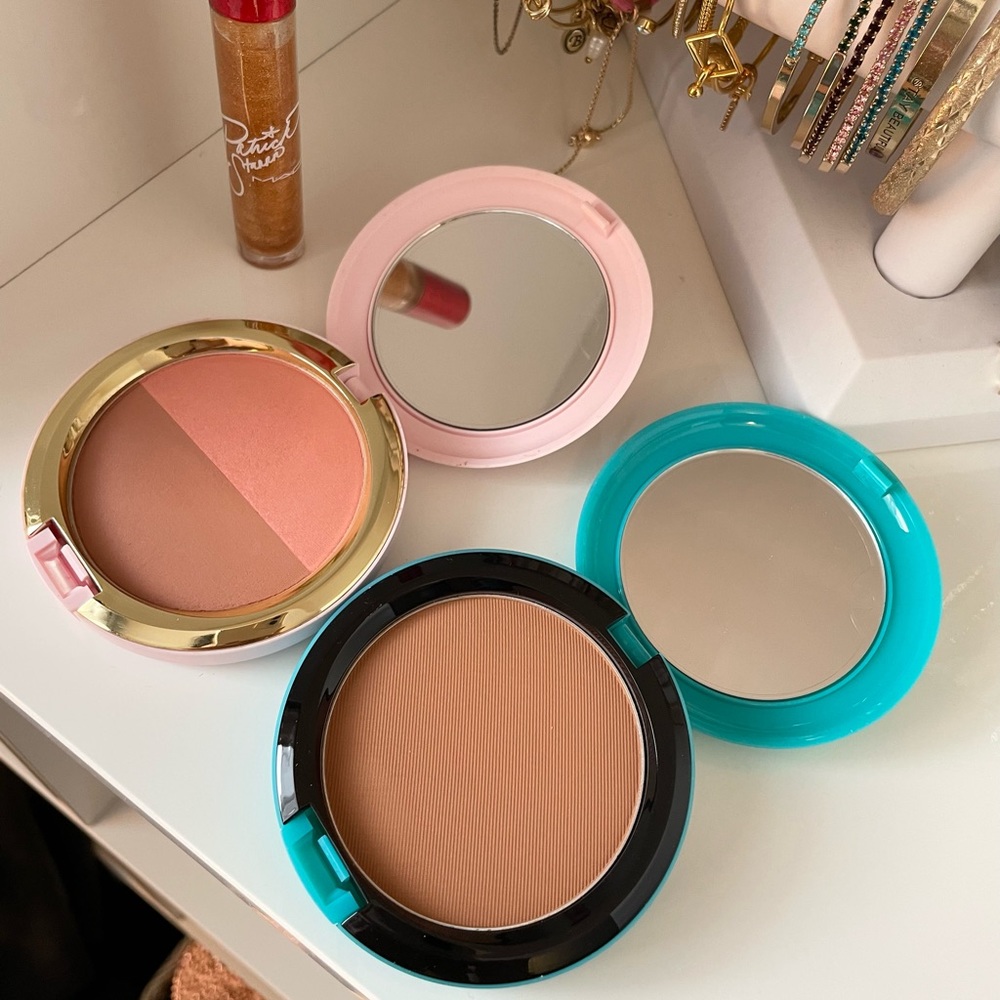Mac Cosmetics bundle - Picture 2 of 4